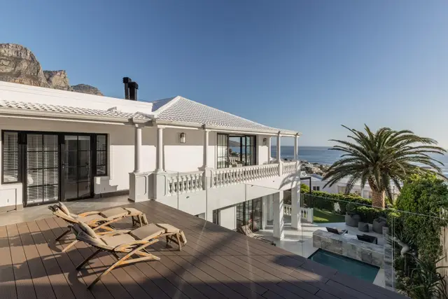 6 Bedroom House to Rent in Camps Bay, photo 2 of 24