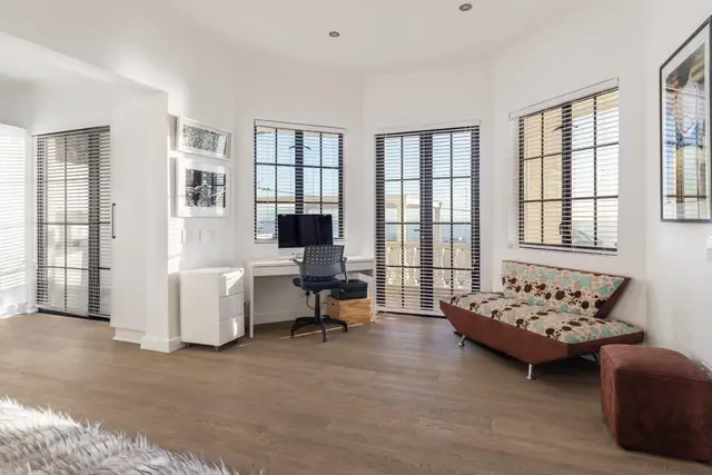 6 Bedroom House to Rent in Camps Bay, photo 15 of 24