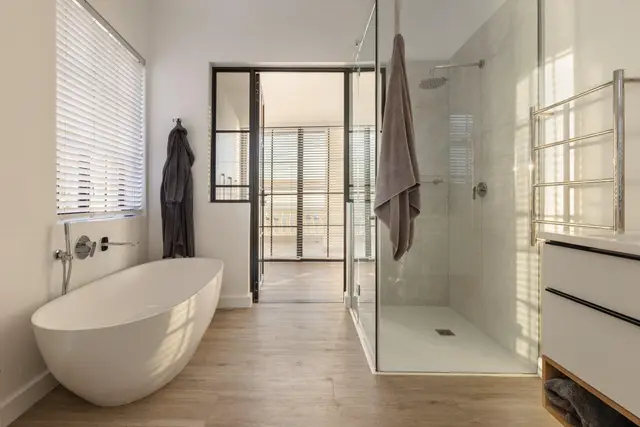 6 Bedroom House to Rent in Camps Bay, photo 17 of 24