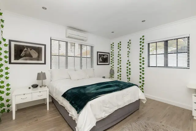6 Bedroom House to Rent in Camps Bay, photo 19 of 24