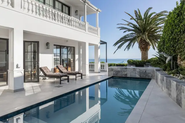 6 Bedroom House to Rent in Camps Bay, photo 9 of 24
